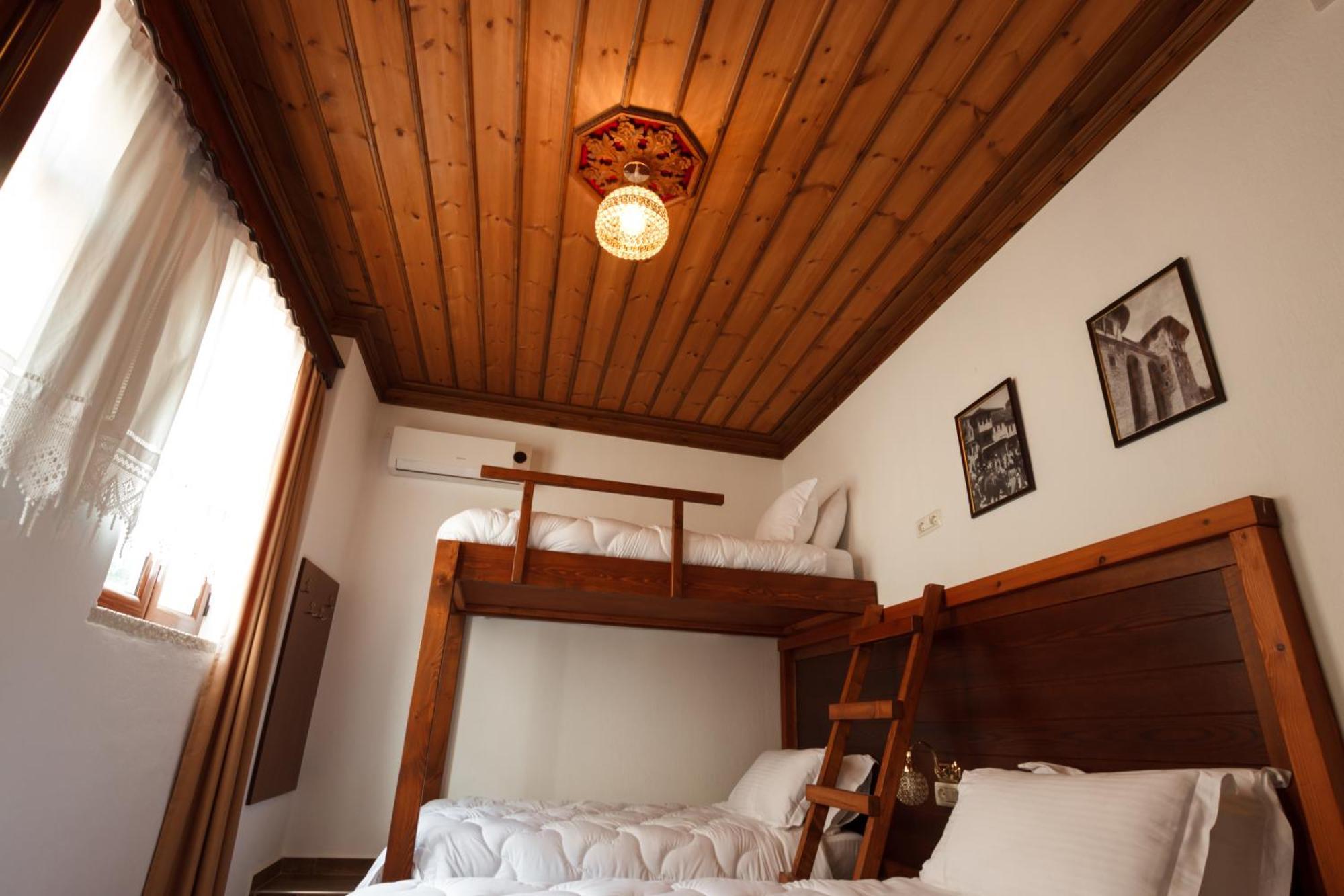 Hotel Pashai Gjirokastër Exteriör bild