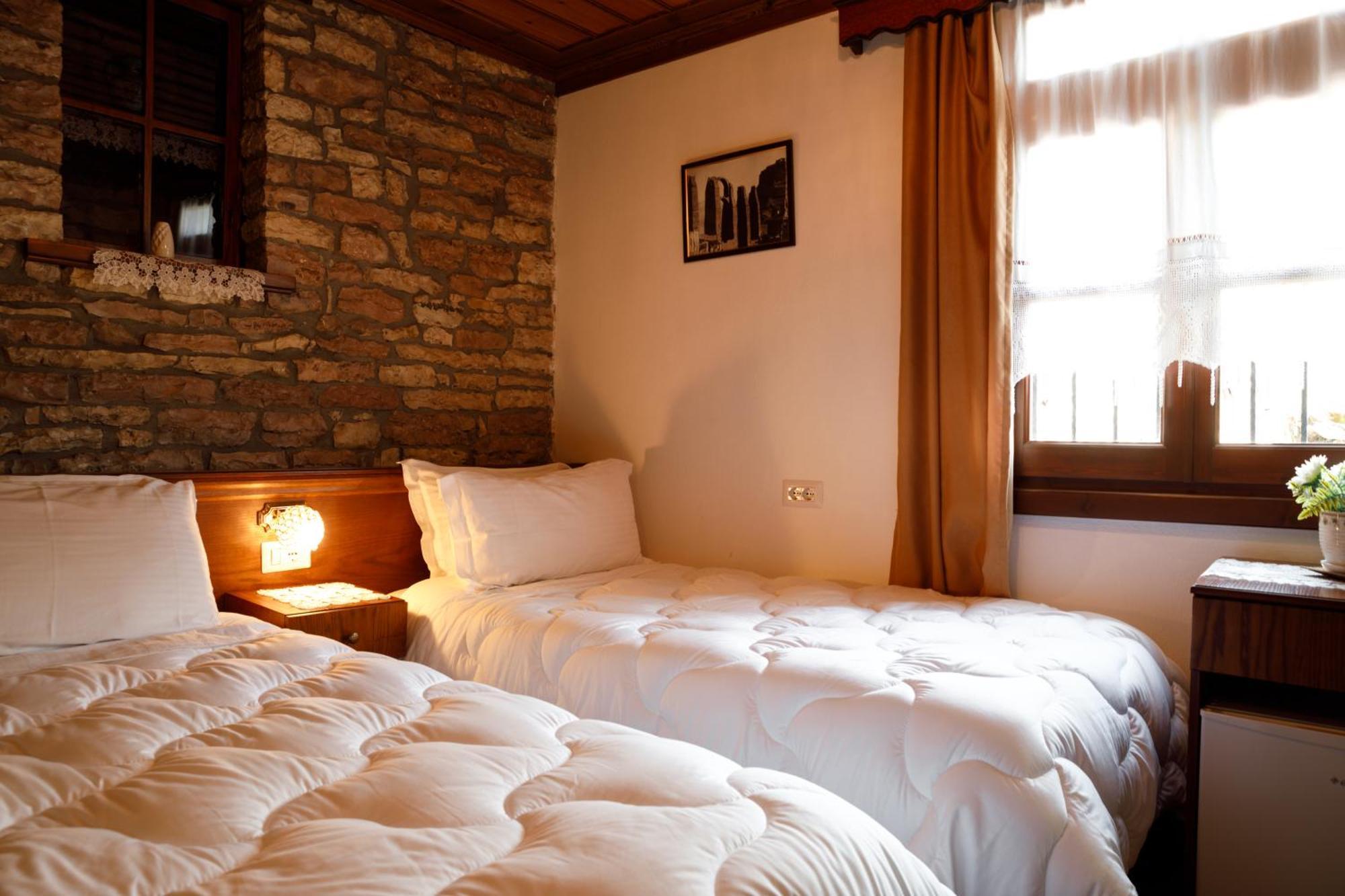 Hotel Pashai Gjirokastër Exteriör bild