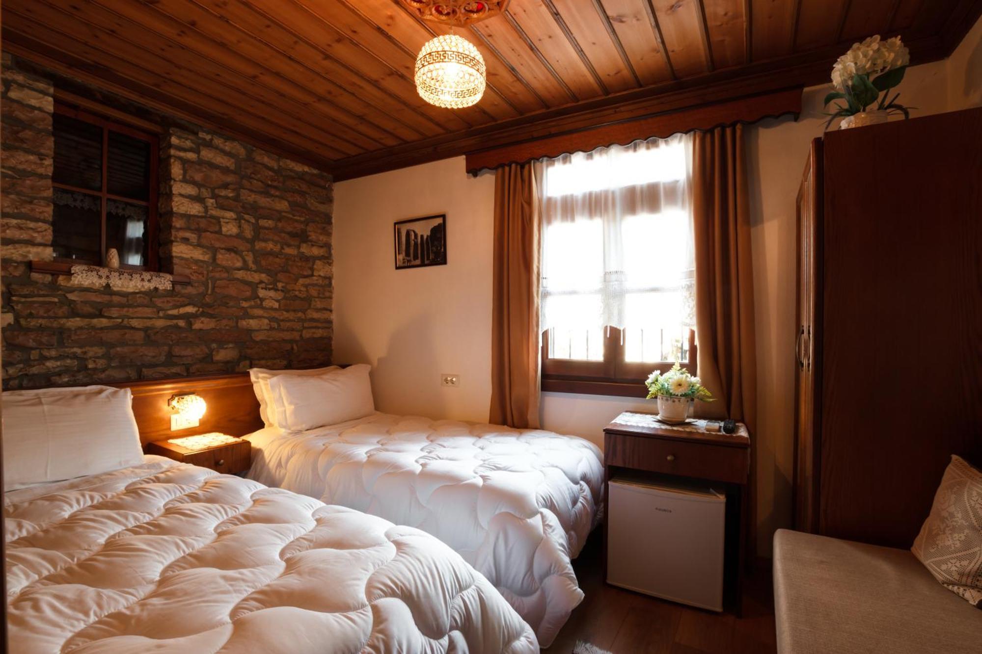 Hotel Pashai Gjirokastër Exteriör bild
