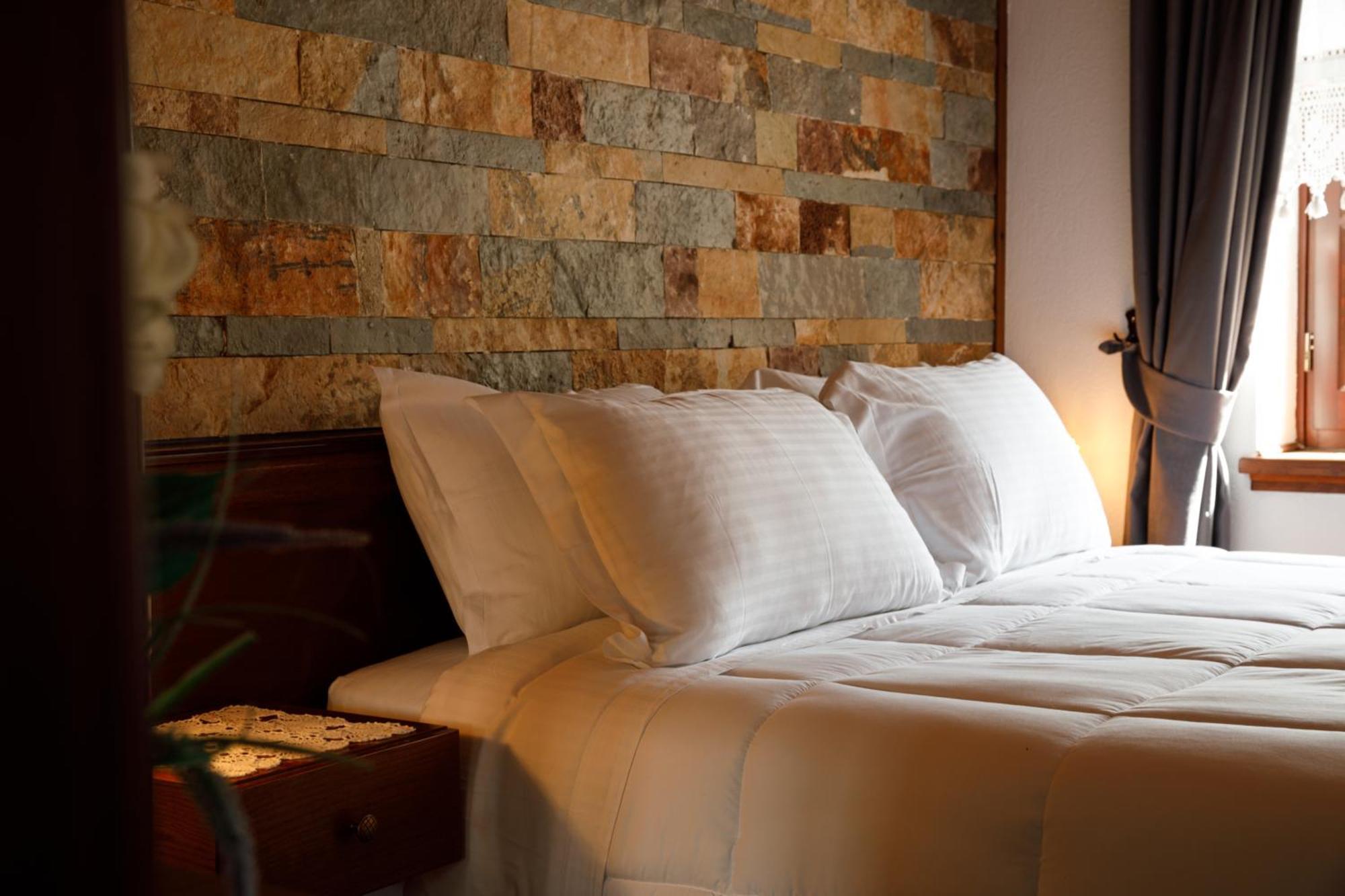 Hotel Pashai Gjirokastër Exteriör bild