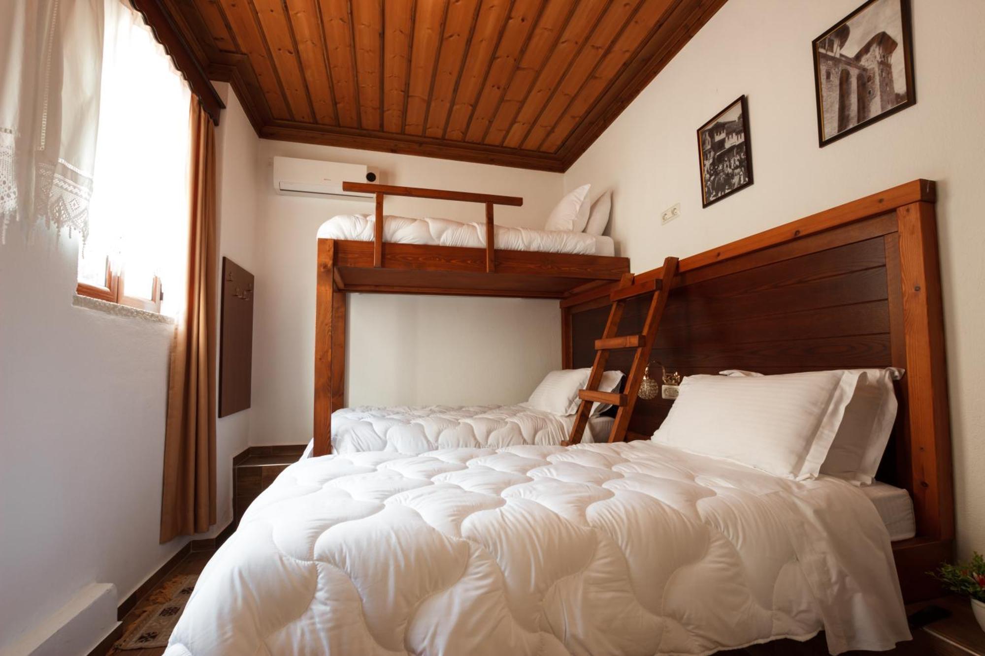 Hotel Pashai Gjirokastër Exteriör bild