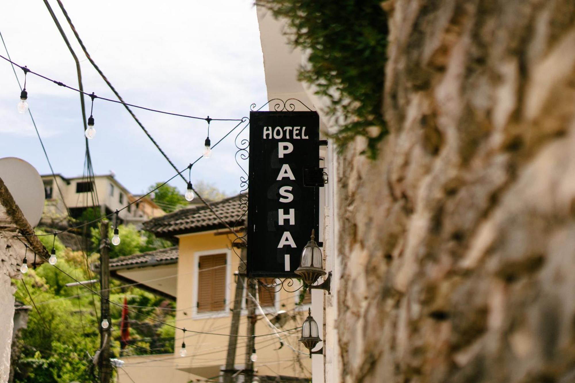 Hotel Pashai Gjirokastër Exteriör bild