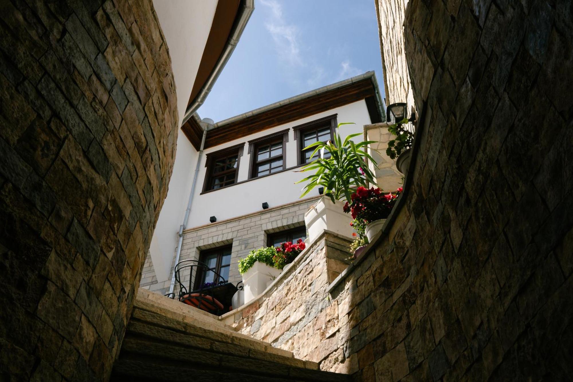 Hotel Pashai Gjirokastër Exteriör bild