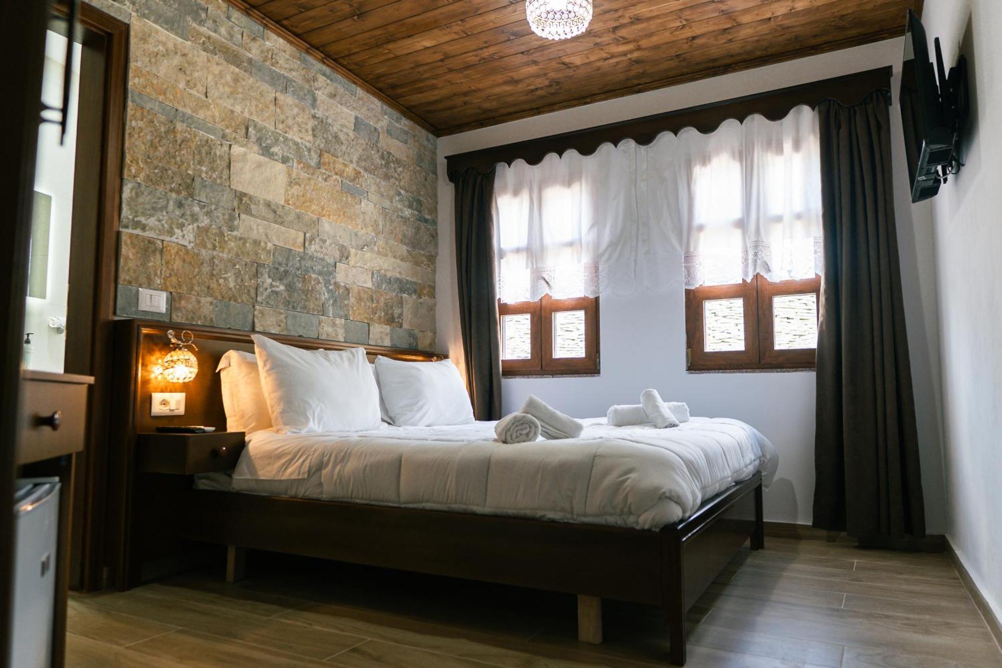 Hotel Pashai Gjirokastër Exteriör bild