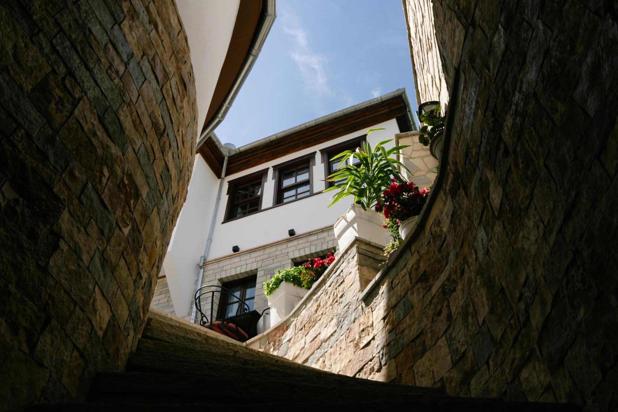 Hotel Pashai Gjirokastër Exteriör bild